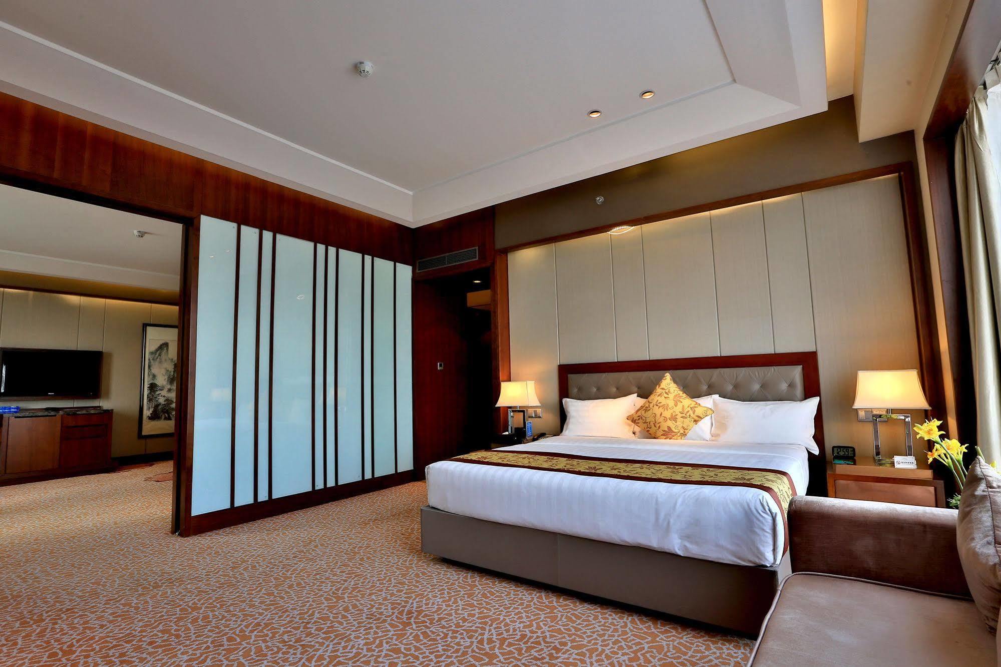 Shenyang Rayfont International Hotel Exterior photo