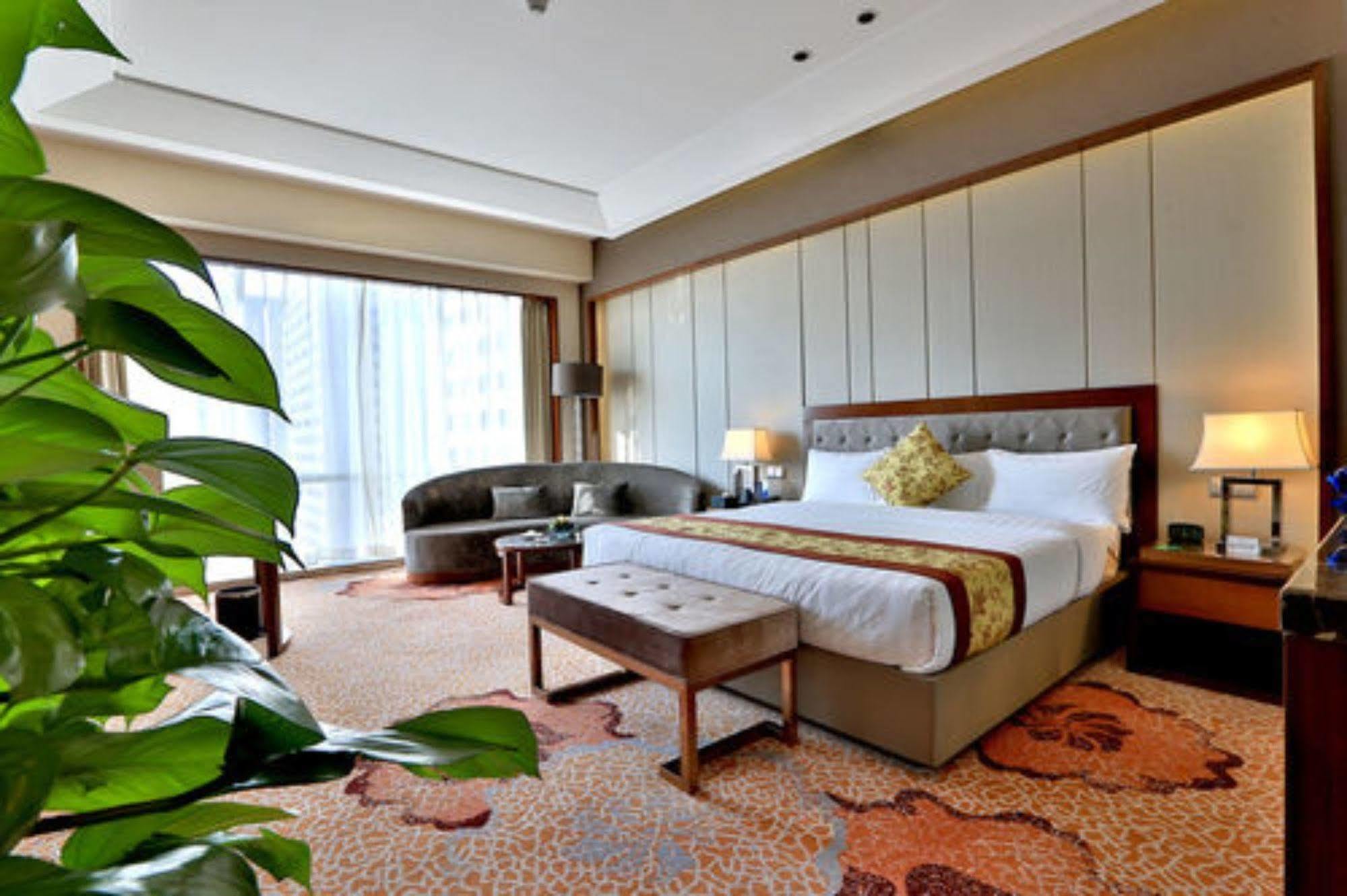 Shenyang Rayfont International Hotel Exterior photo